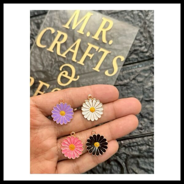 DAISY CHARMS MULTI (10 PCS)