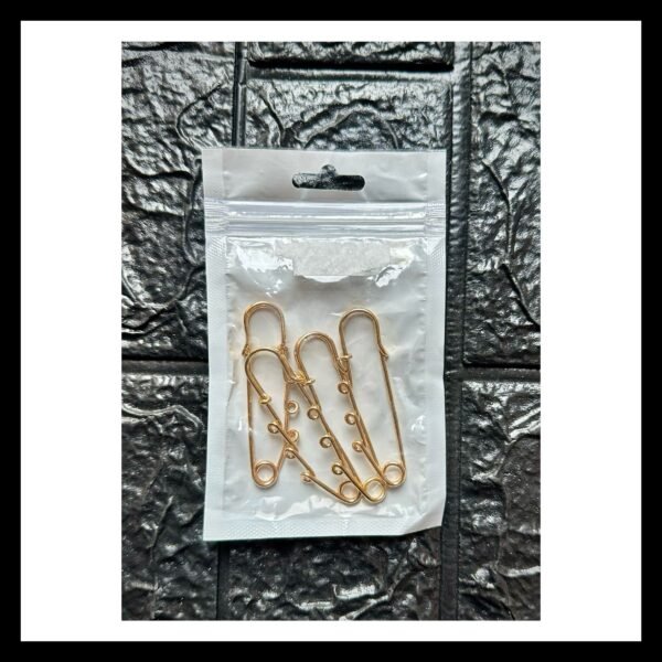 SAFETY PIN BROCHE